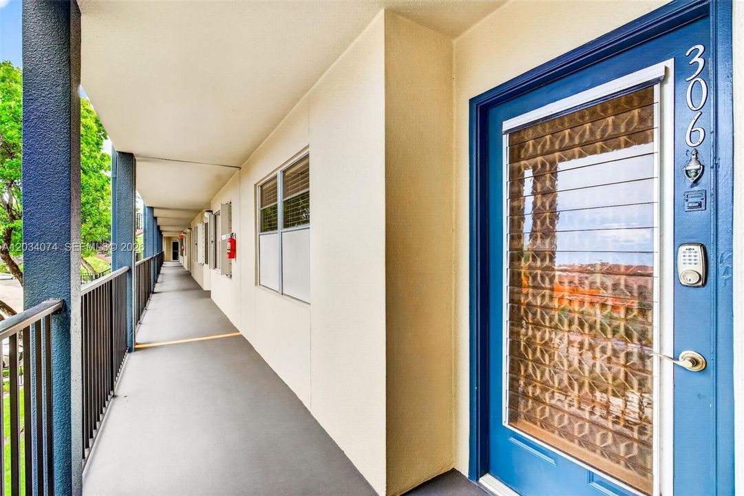 For Sale: $249,900 (2 beds, 2 baths, 1192 Square Feet)