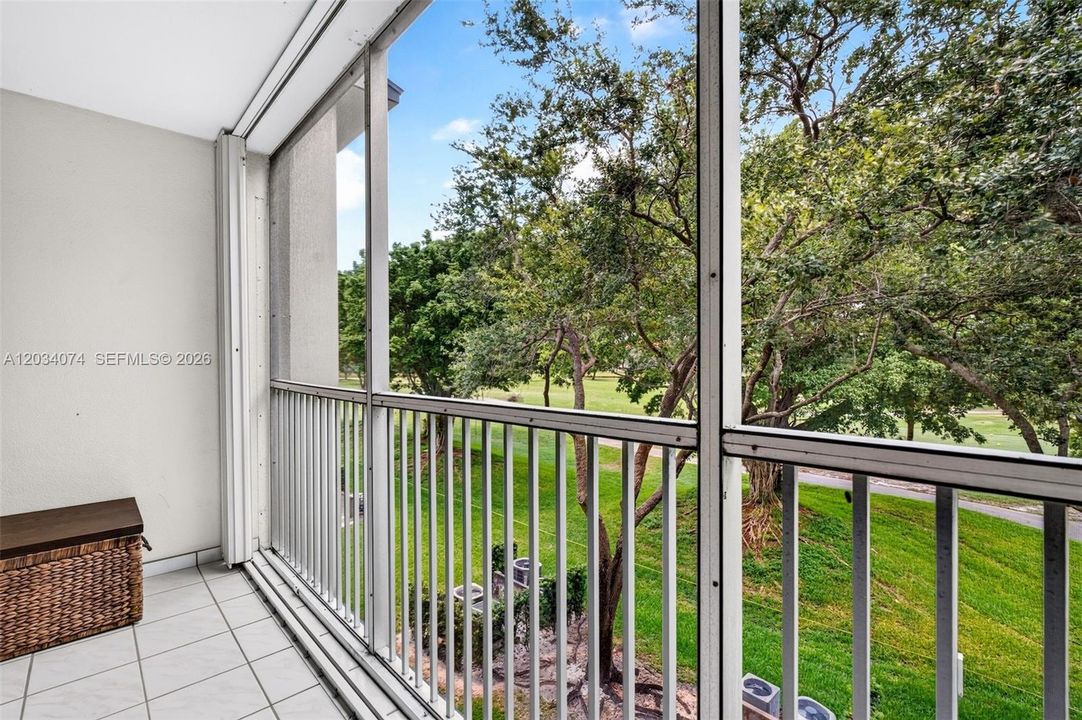 For Sale: $249,900 (2 beds, 2 baths, 1192 Square Feet)
