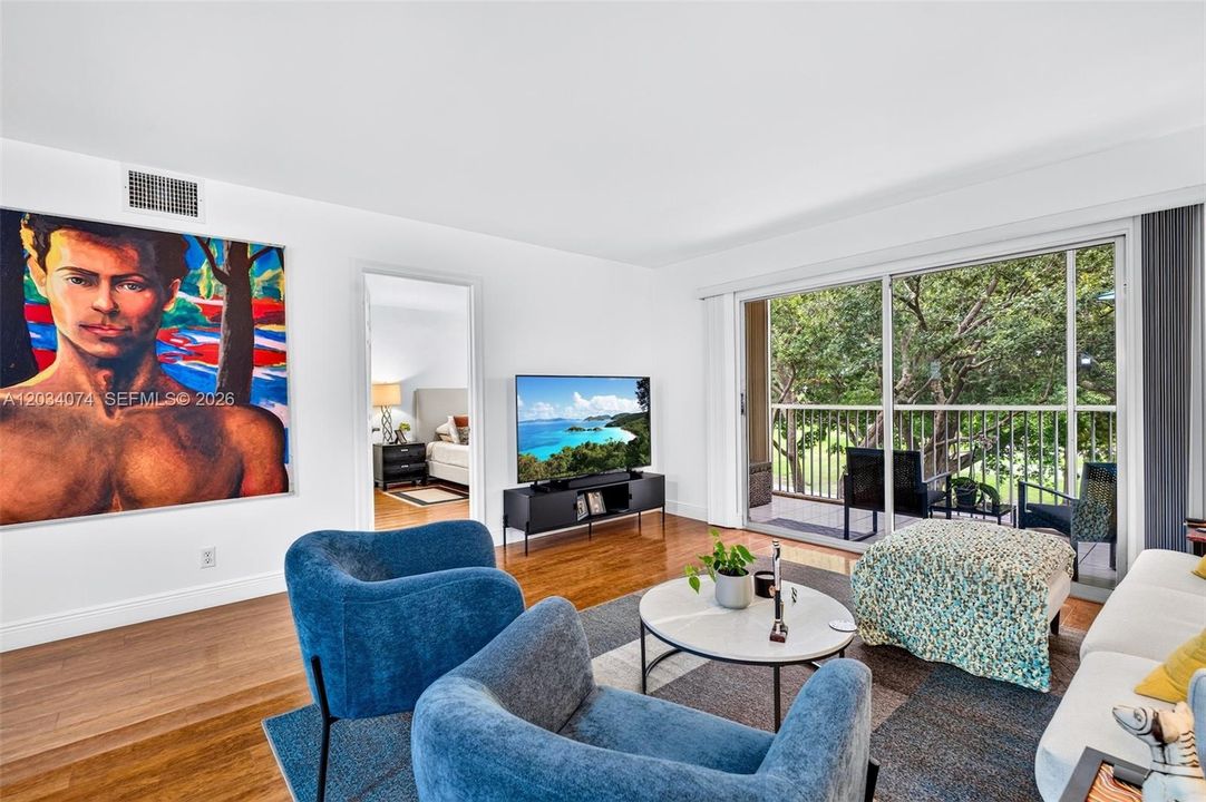 For Sale: $249,900 (2 beds, 2 baths, 1192 Square Feet)