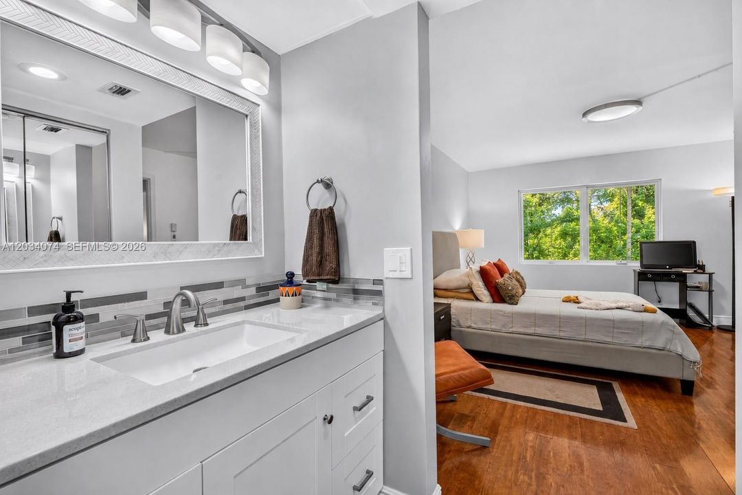 For Sale: $249,900 (2 beds, 2 baths, 1192 Square Feet)
