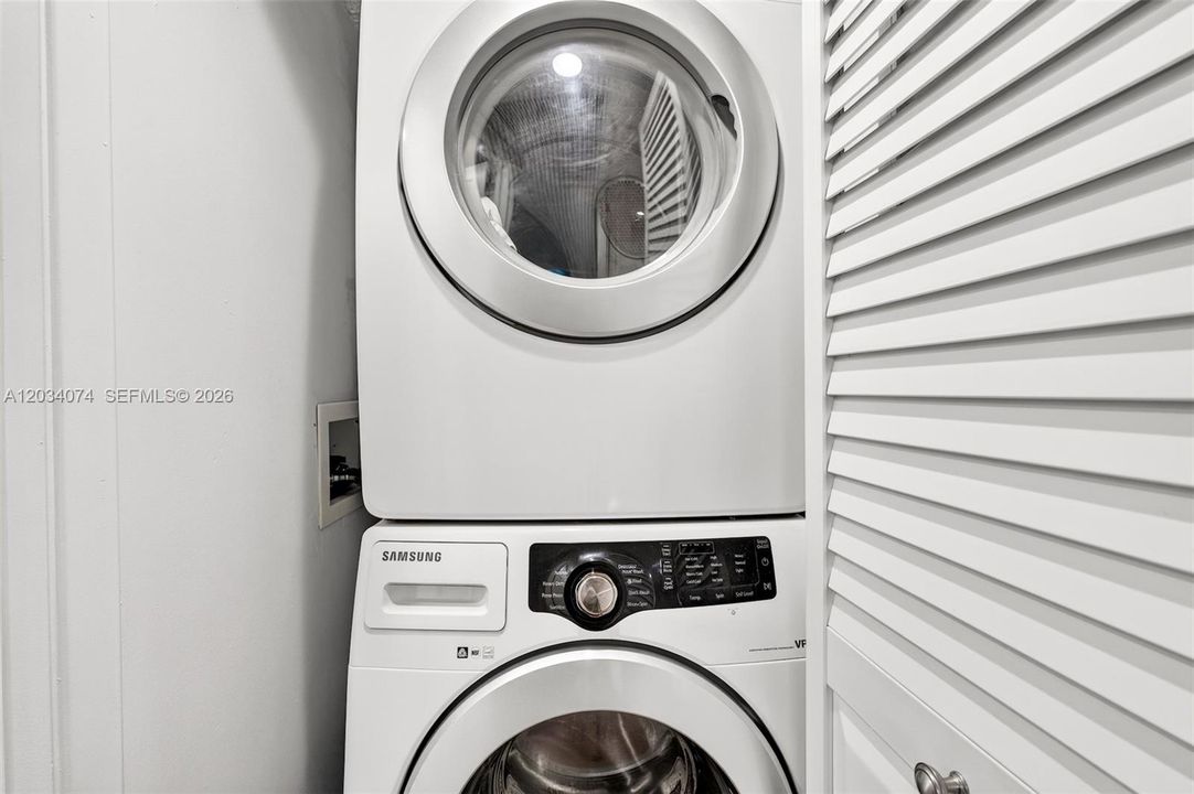 For Sale: $249,900 (2 beds, 2 baths, 1192 Square Feet)