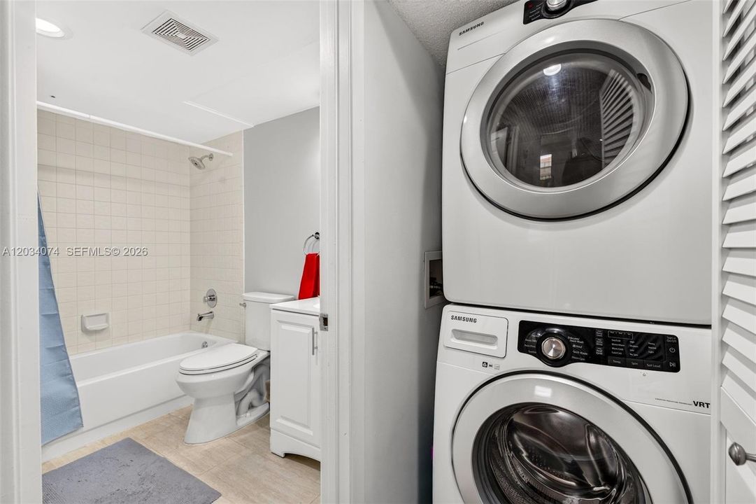For Sale: $249,900 (2 beds, 2 baths, 1192 Square Feet)