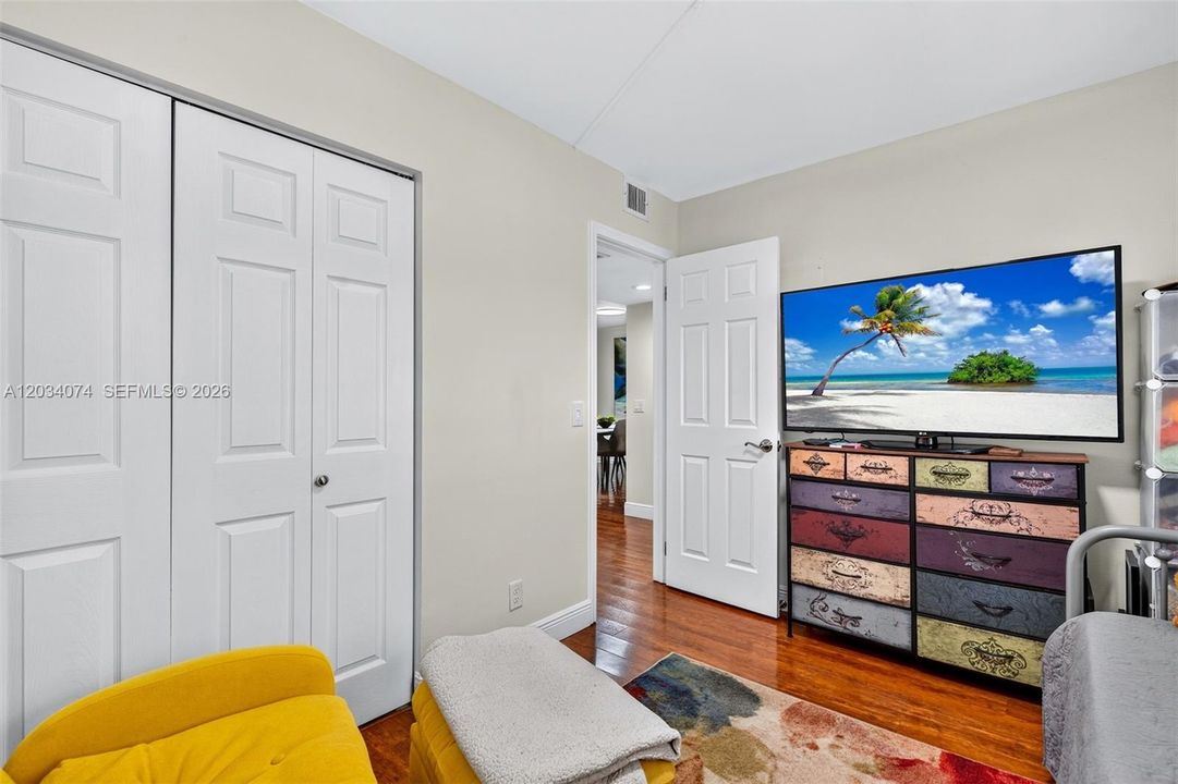 2nd Bedroom