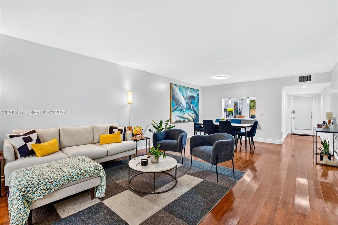 For Sale: $249,900 (2 beds, 2 baths, 1192 Square Feet)