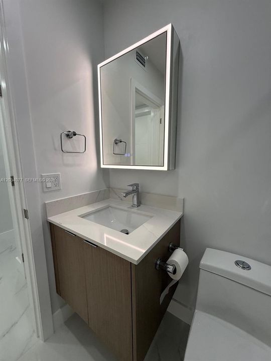 For Sale: $620,000 (2 beds, 1 baths, 810 Square Feet)
