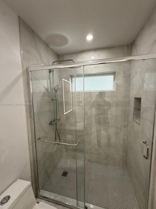For Sale: $620,000 (2 beds, 1 baths, 810 Square Feet)
