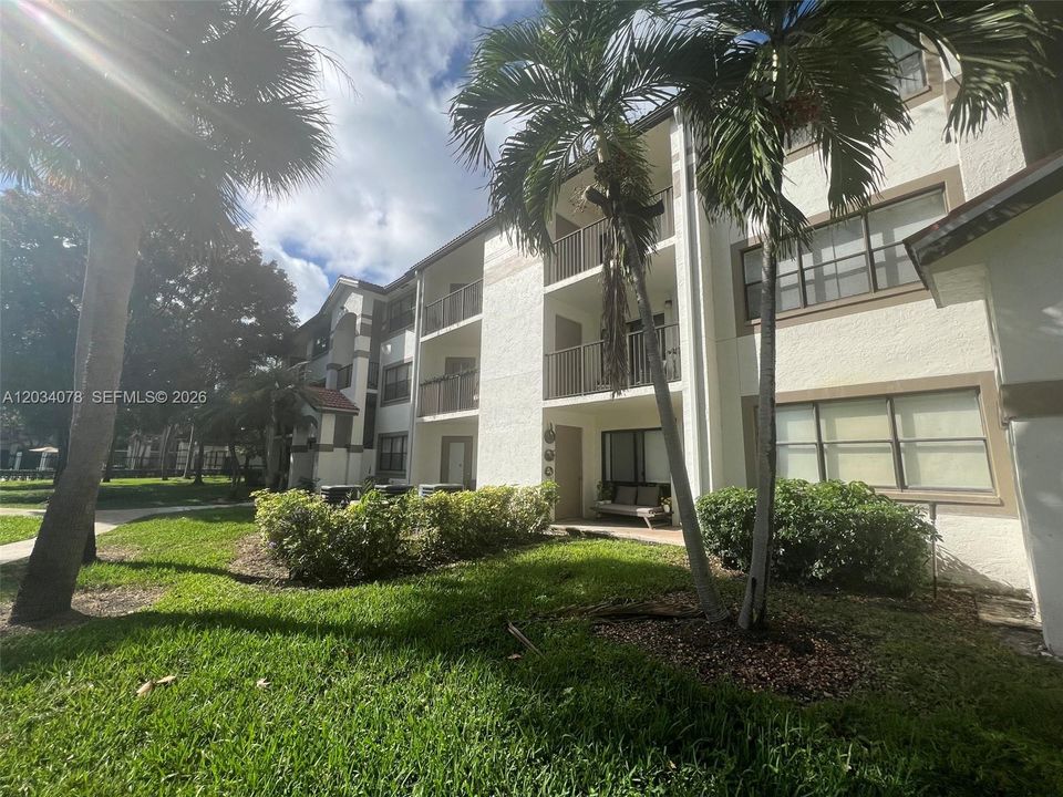 For Rent: $1,750 (1 beds, 1 baths, 650 Square Feet)