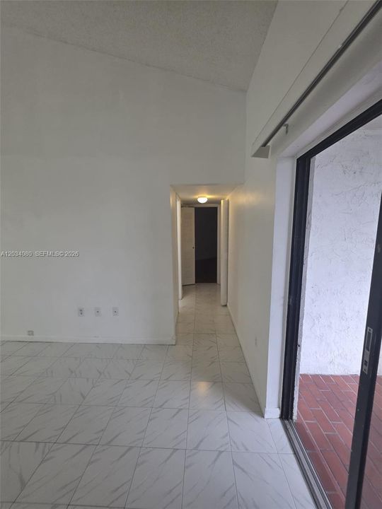 For Sale: $320,000 (2 beds, 2 baths, 1000 Square Feet)