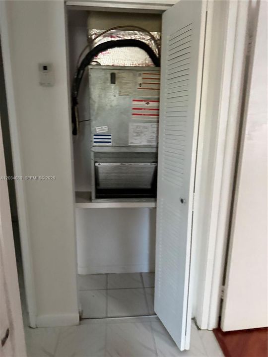 For Sale: $320,000 (2 beds, 2 baths, 1000 Square Feet)