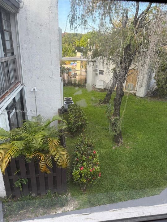 For Sale: $320,000 (2 beds, 2 baths, 1000 Square Feet)