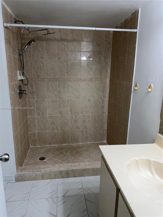 For Sale: $320,000 (2 beds, 2 baths, 1000 Square Feet)