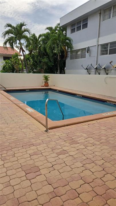 For Rent: $4,000 (2 beds, 2 baths, 1111 Square Feet)