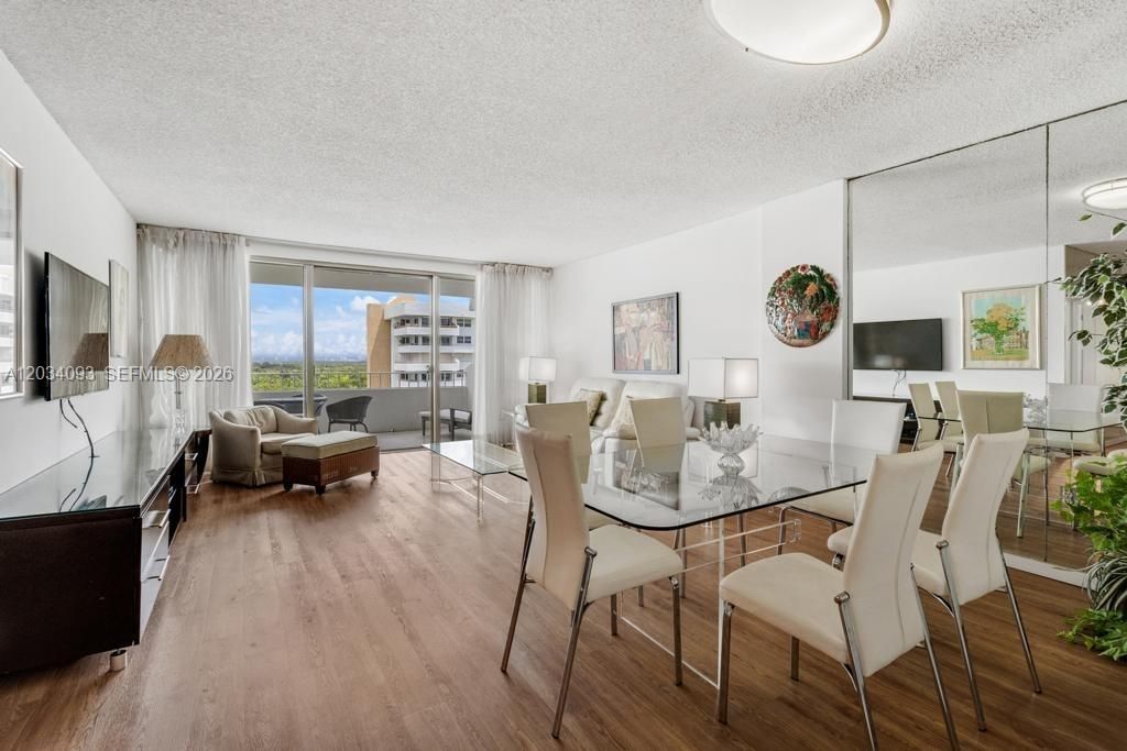 For Rent: $5,100 (2 beds, 2 baths, 1260 Square Feet)