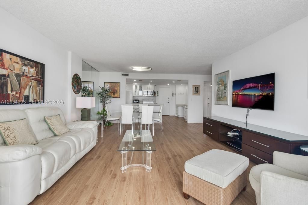 For Rent: $5,100 (2 beds, 2 baths, 1260 Square Feet)