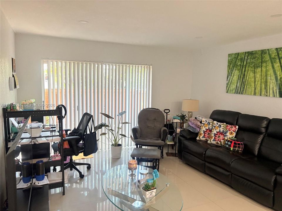 En Venta: $230,000 (1 camas, 1 baños, 672 Pies cuadrados)