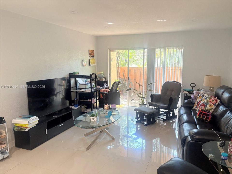 En Venta: $230,000 (1 camas, 1 baños, 672 Pies cuadrados)