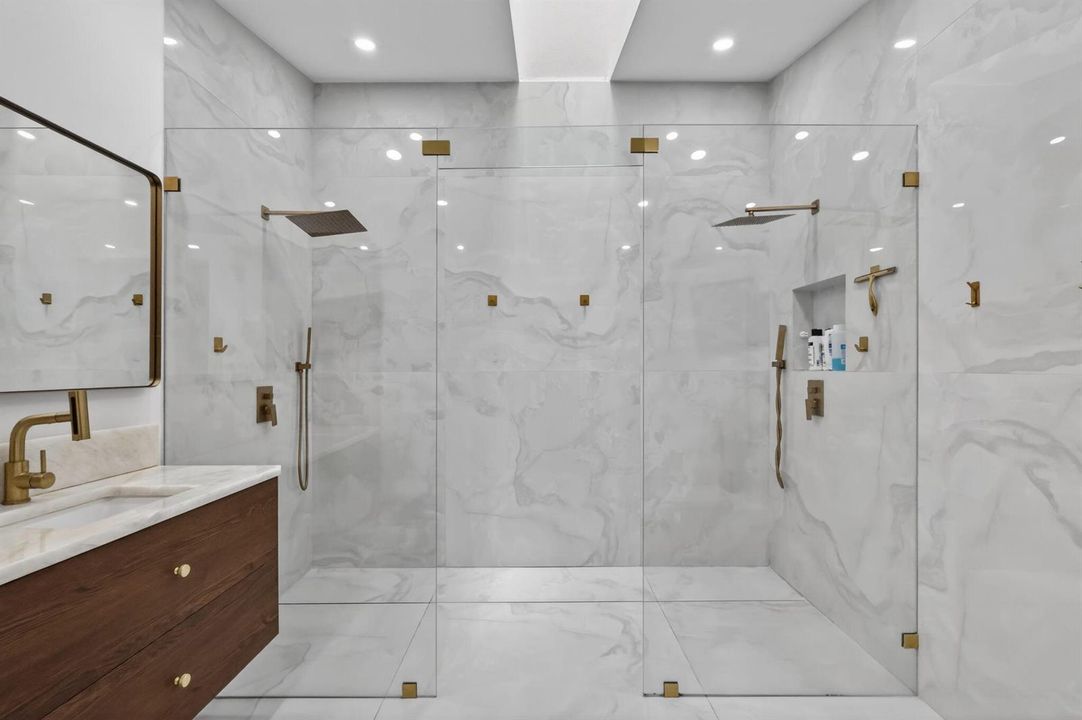 25-web-or-mls-_14A9485