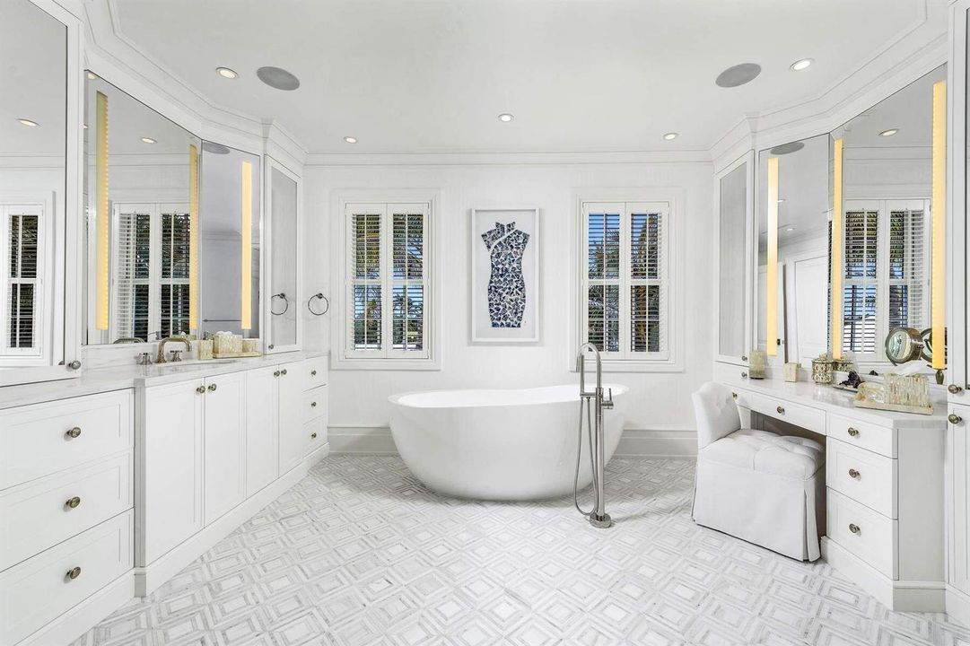 608 Island Drive - B5P9ZG(42)