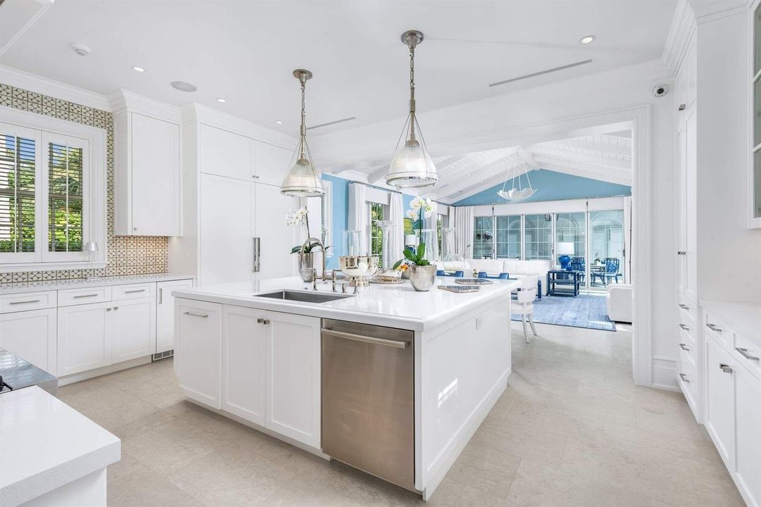 608 Island Drive - B5P9ZG(13)