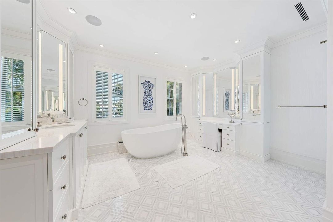 608 Island Drive - B5P9ZG(43)