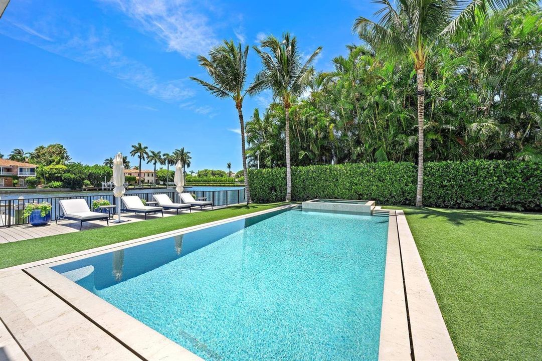 608 Island Drive - B5P9ZG(51)