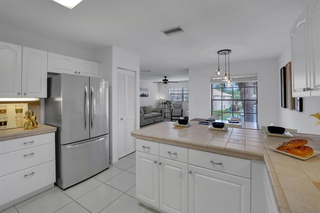 Open Plan Kitchen & Breakfast / Dining