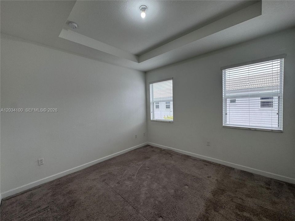 En Renta: $2,499 (3 camas, 2 baños, 1650 Pies cuadrados)