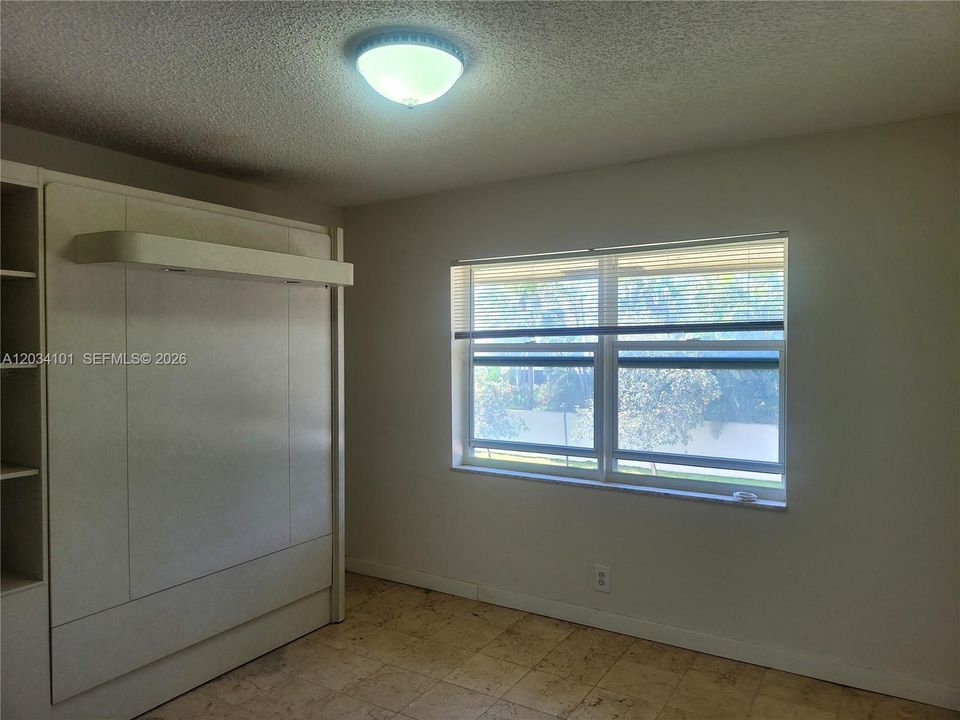 2nd Bedroom w/Murphy Bed