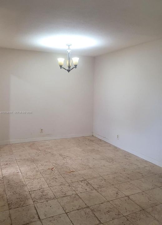For Rent: $2,300 (2 beds, 2 baths, 978 Square Feet)