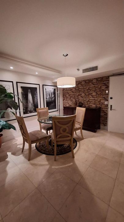 En Renta: $2,490 (1 camas, 2 baños, 1065 Pies cuadrados)