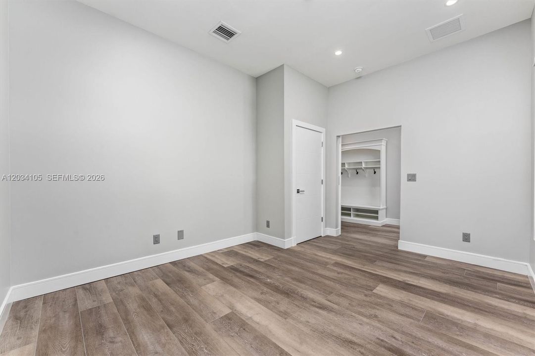 For Sale: $2,500,000 (0 beds, 0 baths, 5754 Square Feet)