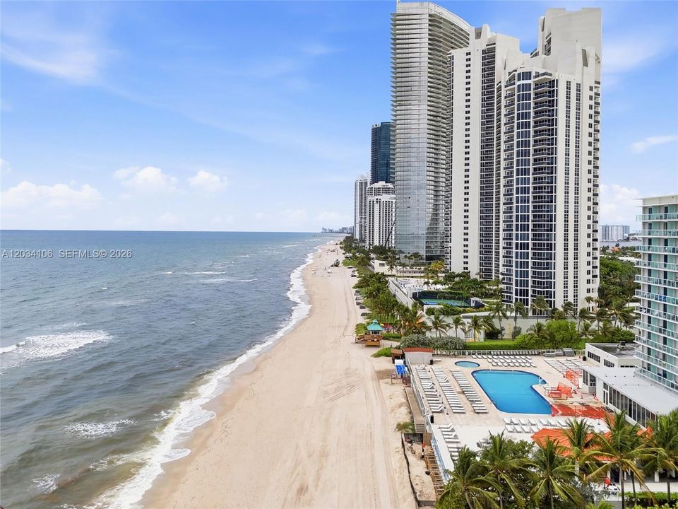 For Rent: $2,000 (1 beds, 1 baths, 360 Square Feet)