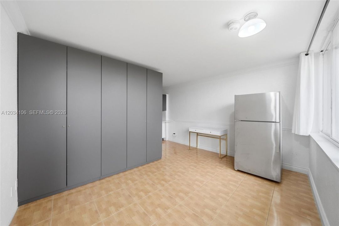 For Rent: $2,000 (1 beds, 1 baths, 360 Square Feet)