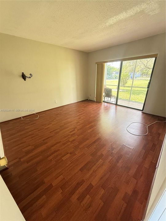 В аренду: $1,650 (1 спален, 1 ванн, 703 Квадратных фут)