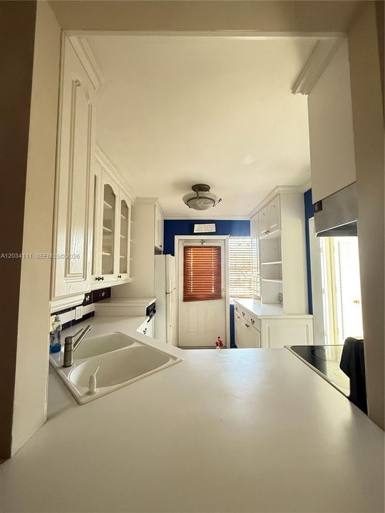 В аренду: $1,650 (1 спален, 1 ванн, 703 Квадратных фут)