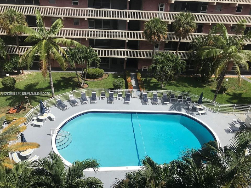 For Rent: $2,250 (2 beds, 2 baths, 1100 Square Feet)