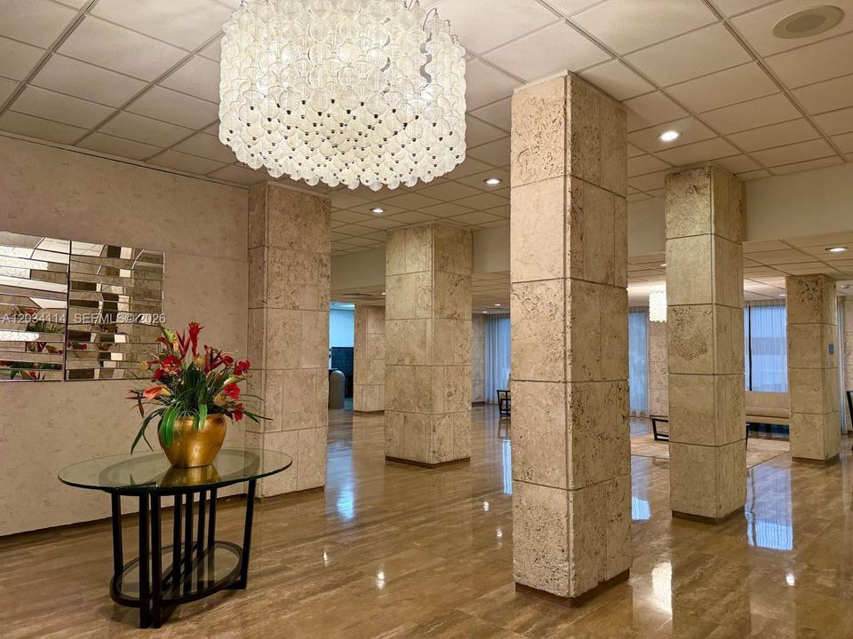 For Sale: $365,000 (2 beds, 2 baths, 1171 Square Feet)