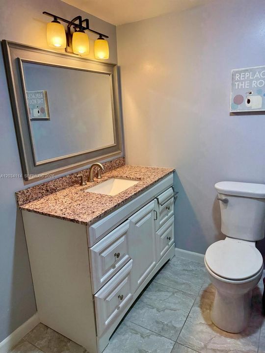 For Sale: $365,000 (2 beds, 2 baths, 1171 Square Feet)