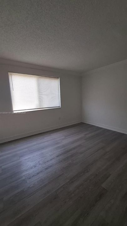 В аренду: $2,100 (2 спален, 1 ванн, 980 Квадратных фут)