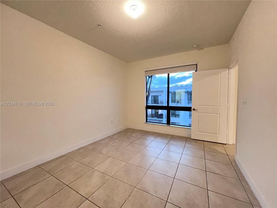 For Rent: $3,100 (3 beds, 2 baths, 1124 Square Feet)