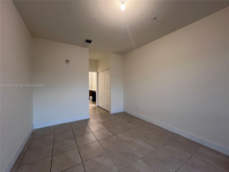 For Rent: $3,100 (3 beds, 2 baths, 1124 Square Feet)