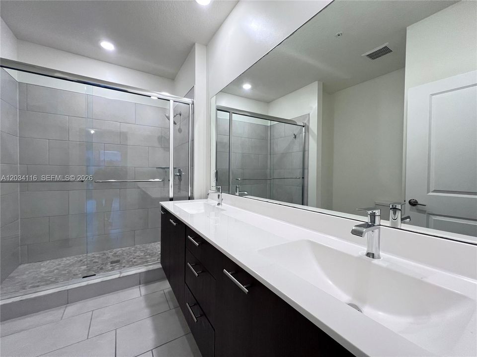 For Rent: $3,100 (3 beds, 2 baths, 1124 Square Feet)