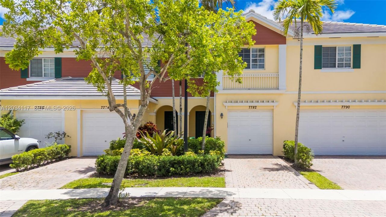 For Sale: $475,000 (3 beds, 2 baths, 1696 Square Feet)
