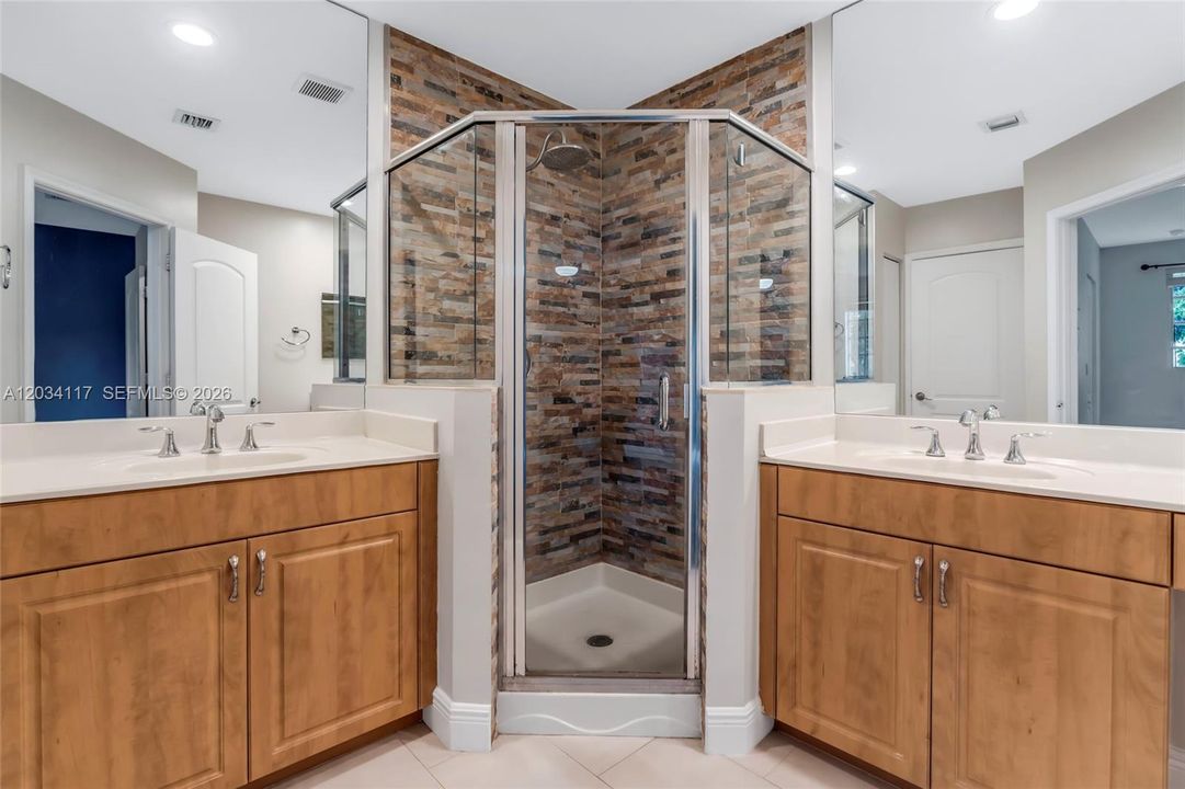 For Sale: $475,000 (3 beds, 2 baths, 1696 Square Feet)