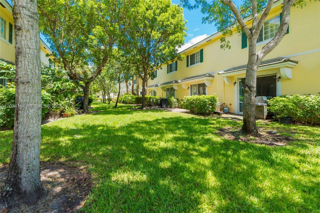 For Sale: $475,000 (3 beds, 2 baths, 1696 Square Feet)