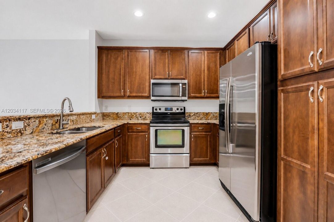 For Sale: $475,000 (3 beds, 2 baths, 1696 Square Feet)
