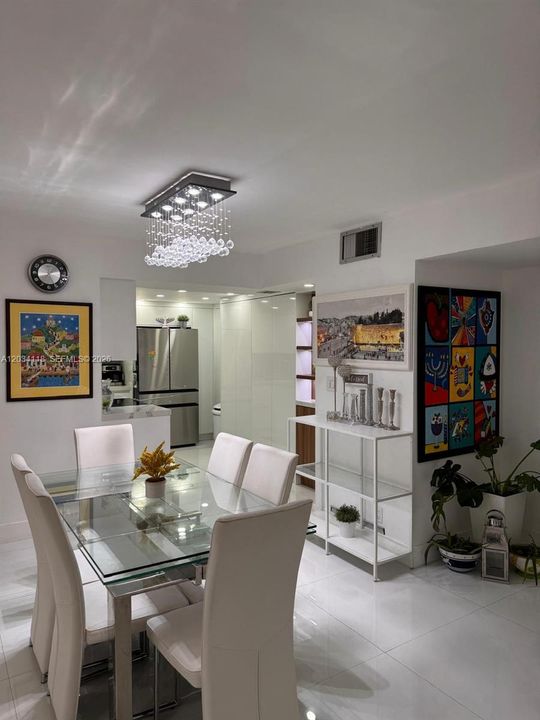 For Rent: $2,900 (1 beds, 2 baths, 1202 Square Feet)