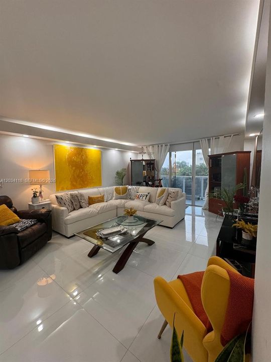 For Rent: $2,900 (1 beds, 2 baths, 1202 Square Feet)