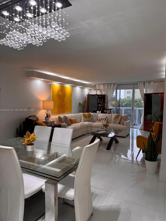 For Rent: $2,900 (1 beds, 2 baths, 1202 Square Feet)