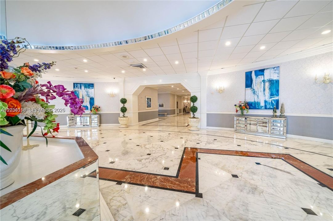 For Rent: $2,900 (1 beds, 2 baths, 1202 Square Feet)